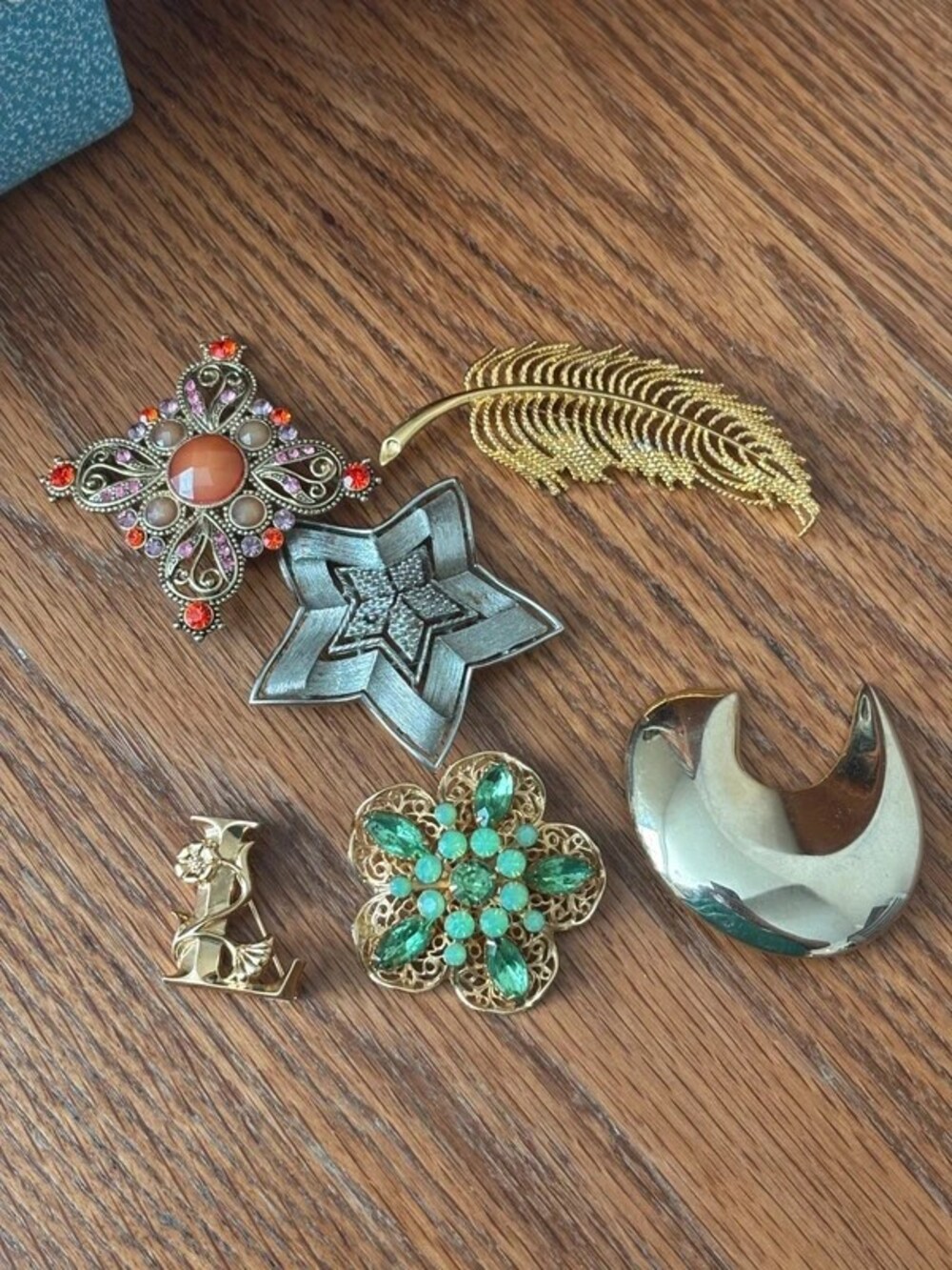 VTG Brooch Lot MONET Lisner Avon Rhinestone Statement Pins 6pc Retro